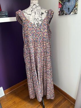 7 for $30 Old Navy Navy Floral Maxi Dress with Multicolor Blossoms